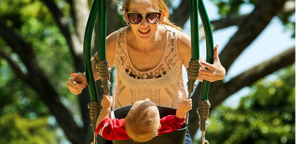 Altalena doppia per bambino e mamma